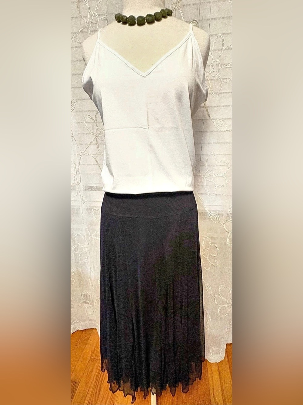 Insight Women's Mesh-Like Material with Lace Hem Midi Black Skirt, Size 6 (EUC)